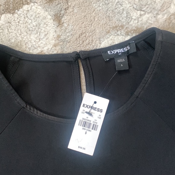 Express brand new blouse - Picture 3 of 5